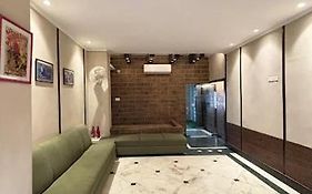 Status Business Hotel - Naveen Market